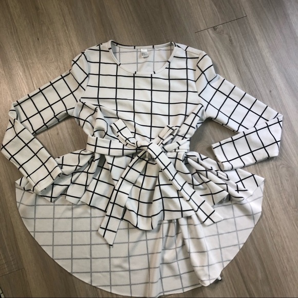 Black & White, Hi/Lo, Long Sleeve Top - Picture 3 of 3